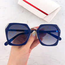 Load image into Gallery viewer, Oversize Irregular square reflective  Sunglasses